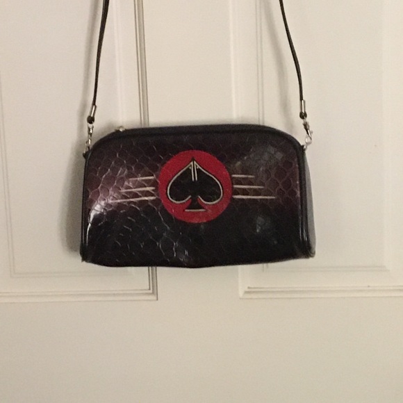 Black plastic alligator pattern with hand painted design - Picture 9 of 10